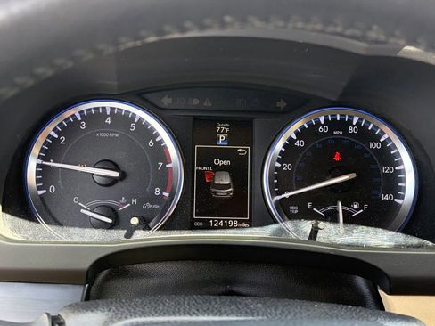 Used 2014 Toyota Highlander Limited Platinum FWD image 11