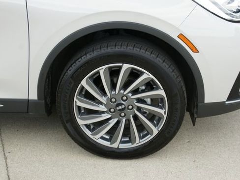 Used 2024 Lincoln Corsair Reserve w/ Equipment Group 201A FWD image 9