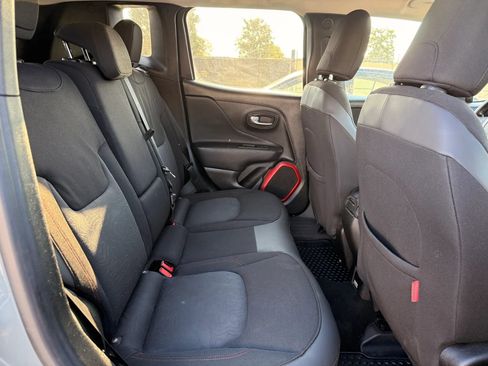 Used 2017 Jeep Renegade Trailhawk AWD/4WD image 20