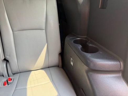 Used 2020 Toyota Highlander Limited FWD image 27