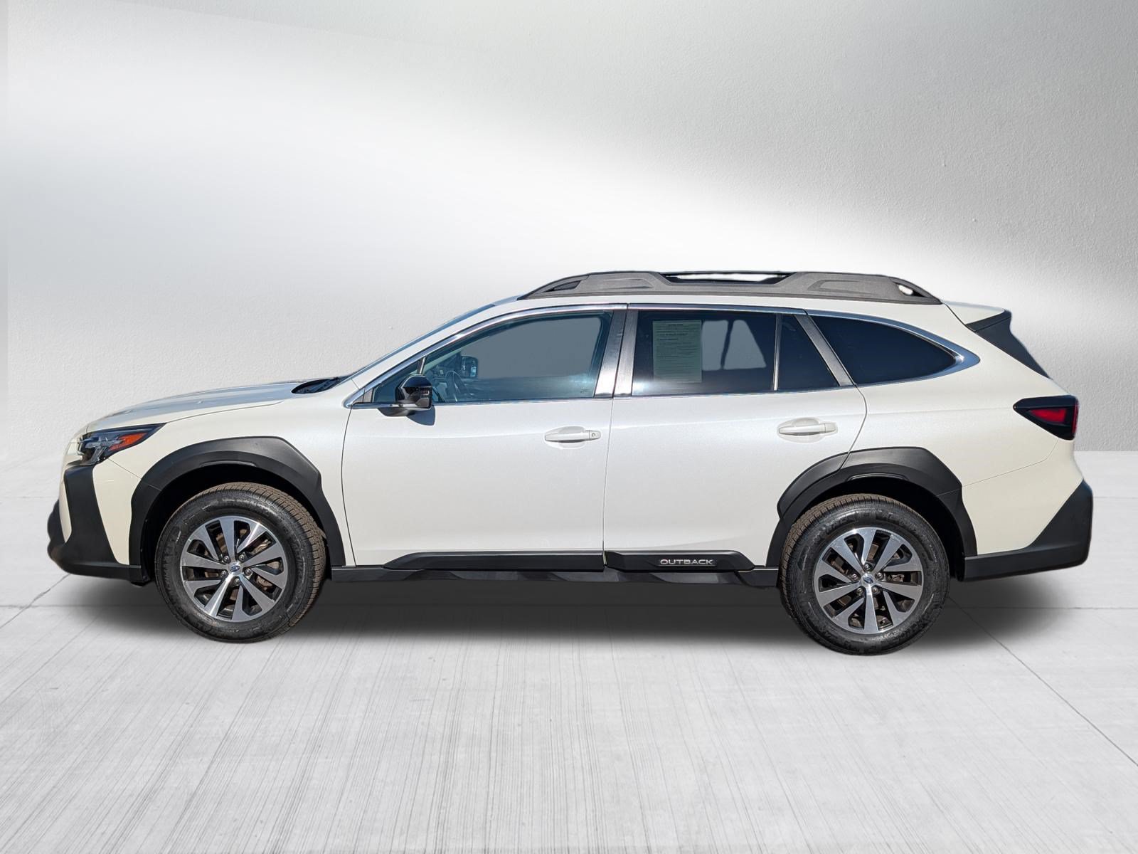 Used 2023 Subaru Outback Premium AWD/4WD image 4