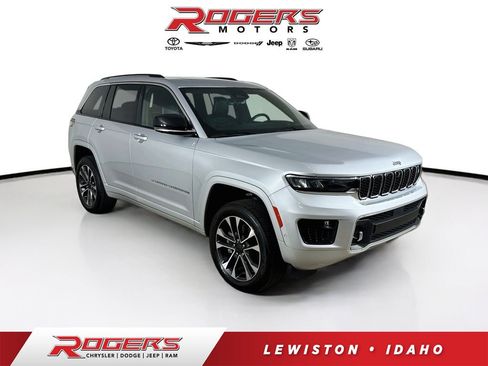 Used 2023 Jeep Grand Cherokee Overland w/ Adv Protech Group III AWD/4WD image 1