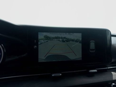 Used 2023 Kia Carnival EX FWD image 32