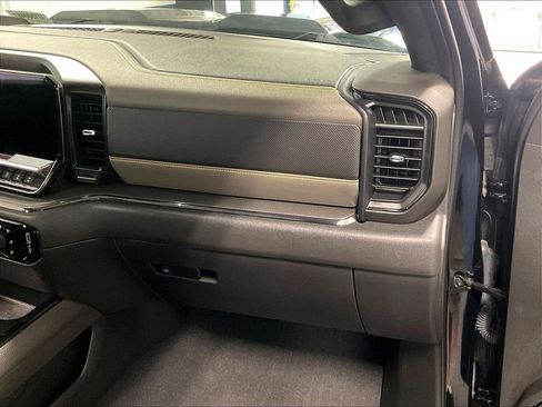Used 2022 Chevrolet Silverado 1500 ZR2 w/ Technology Package AWD/4WD image 13