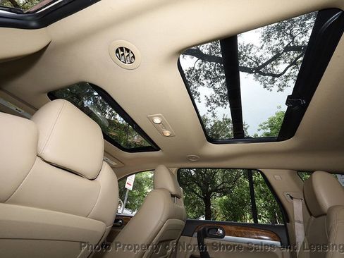 Used 2011 Buick Enclave CXL image 10