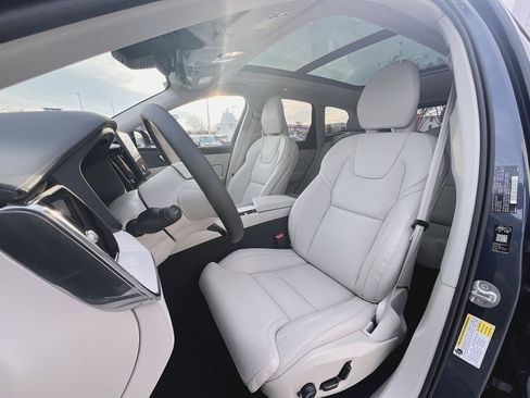 New 2026 Volvo XC60 B5 Ultra w/ Protection Package Premier AWD/4WD image 13