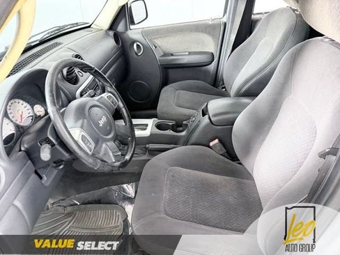 Used 2002 Jeep Liberty Limited AWD/4WD image 11