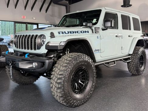 Used 2024 Jeep Wrangler Unlimited Rubicon 4xe image 7