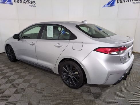 Used 2024 Toyota Corolla SE image 3