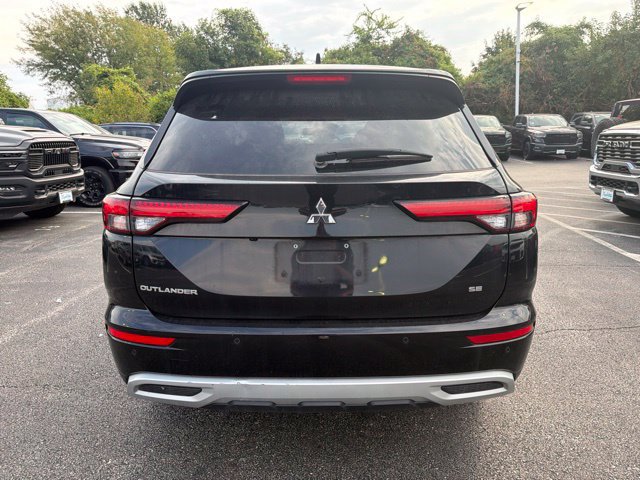 Used 2024 Mitsubishi Outlander SE FWD image 7