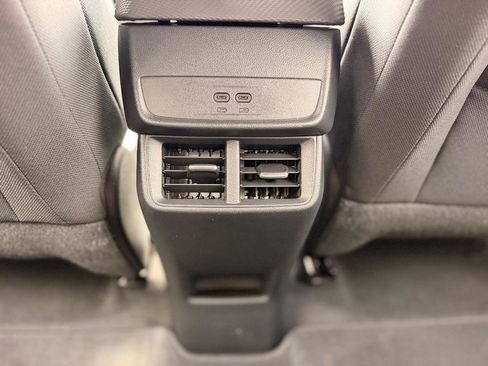 Used 2026 Chevrolet Equinox LT FWD image 24