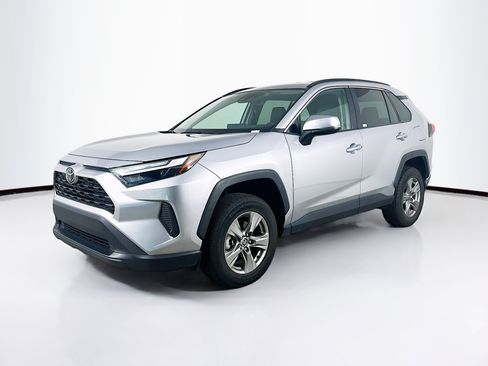 Used 2023 Toyota RAV4 XLE FWD image 3