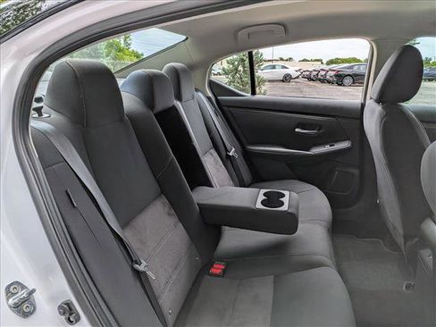 Used 2023 Nissan Sentra SR w/ Electronics Package FWD image 13