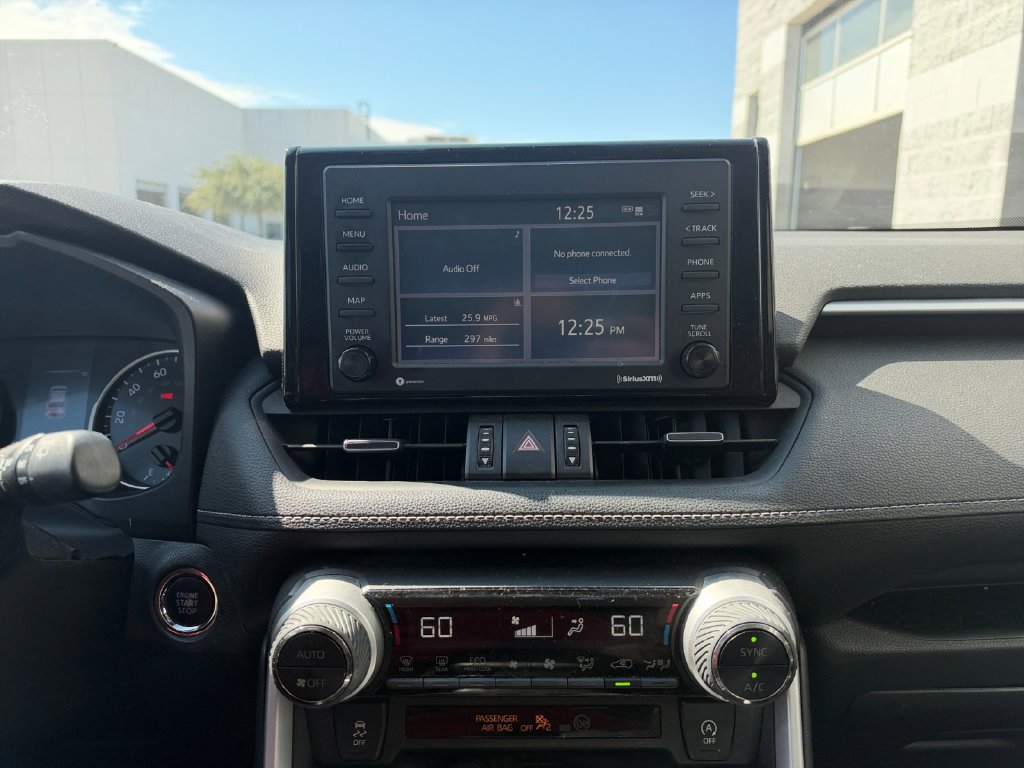 Used 2020 Toyota RAV4 XLE Premium FWD image 20