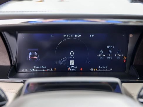 Used 2024 Lincoln Navigator Reserve image 10