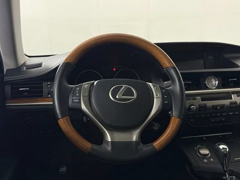 Used 2013 Lexus ES 300h w/ Luxury Pkg FWD image 22