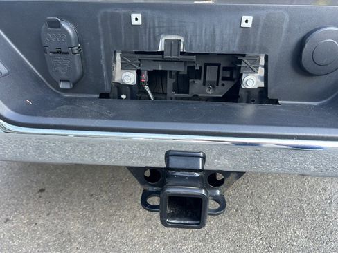 Used 2024 Chevrolet Silverado 1500 LT AWD/4WD image 17