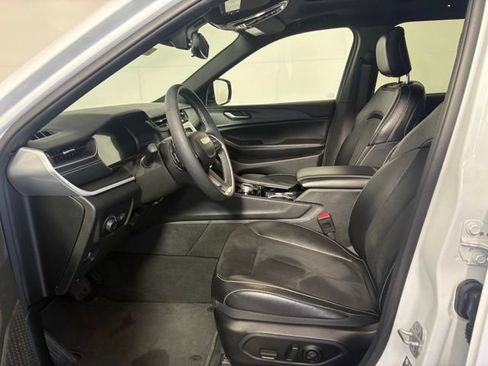 Used 2023 Jeep Grand Cherokee L Laredo AWD/4WD image 23