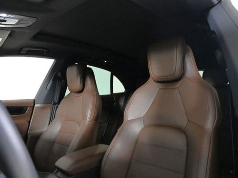 Certified 2025 Porsche Macan 4 Electric image 5