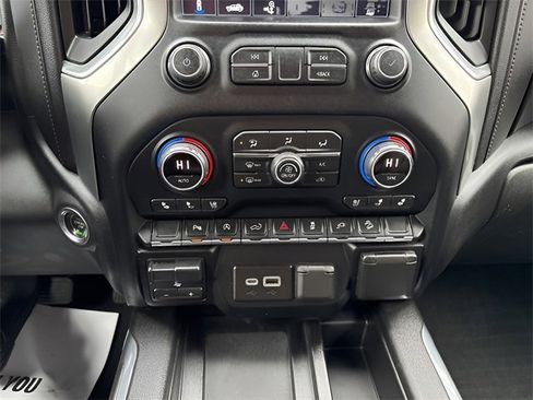 Used 2020 Chevrolet Silverado 1500 LTZ image 17