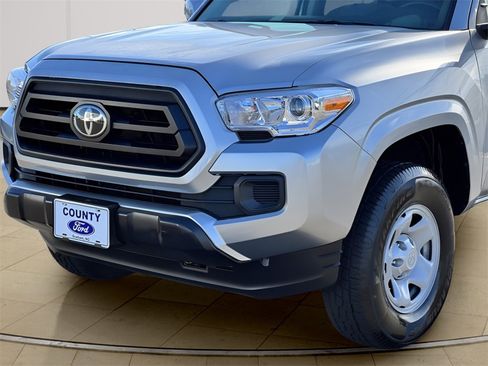 Used 2022 Toyota Tacoma SR image 33