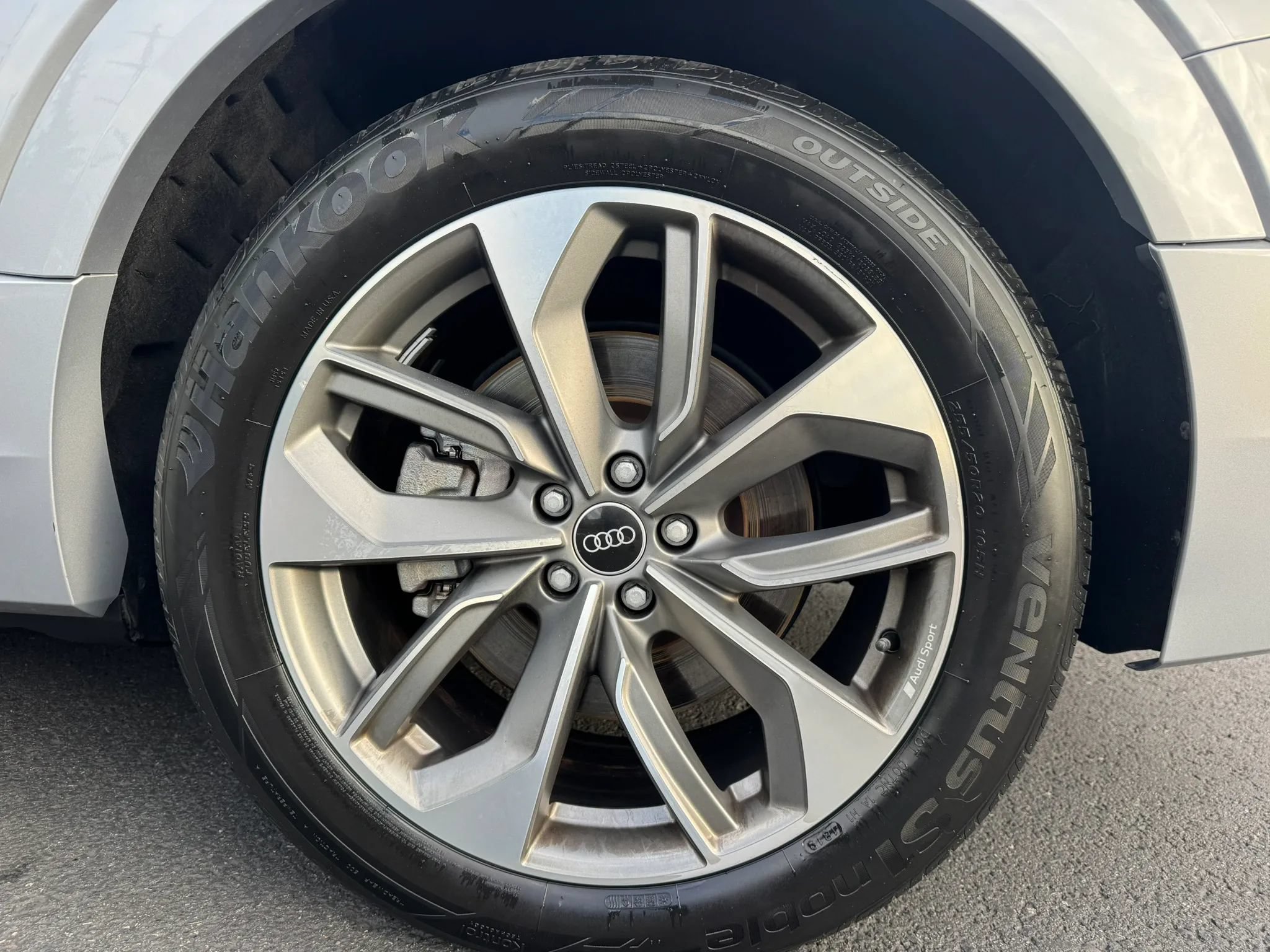 Used 2021 Audi e-tron Premium Plus w/ Premium Plus Package AWD/4WD image 23