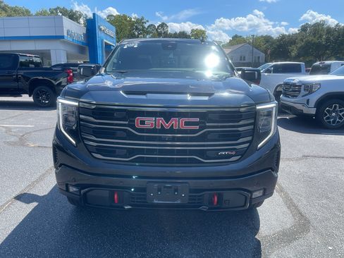 Certified 2023 GMC Sierra 1500 AT4 w/ AT4 Preferred Package AWD/4WD image 3