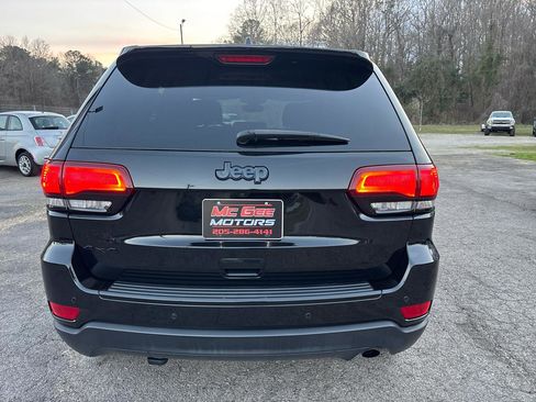 Used 2018 Jeep Grand Cherokee Laredo image 4