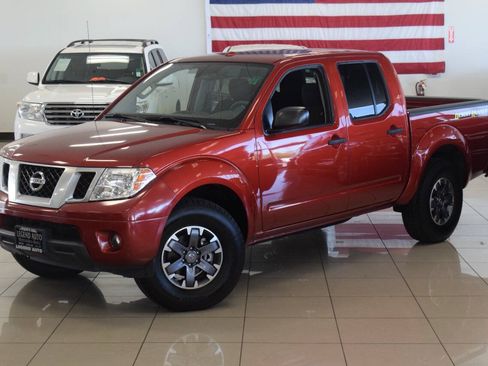 Used 2015 Nissan Frontier Desert Runner RWD image 12