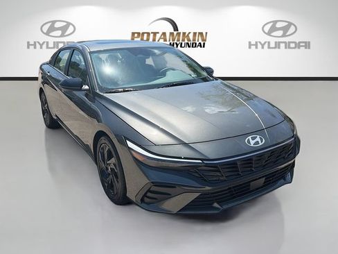 New 2026 Hyundai Elantra SEL Sport Premium FWD image 3