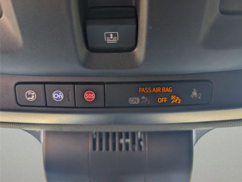 Used 2023 GMC Yukon AT4 w/ Technology Package AWD/4WD image 18