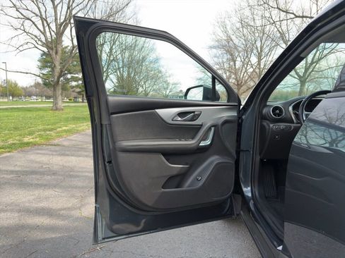Used 2019 Chevrolet Blazer LT FWD image 20