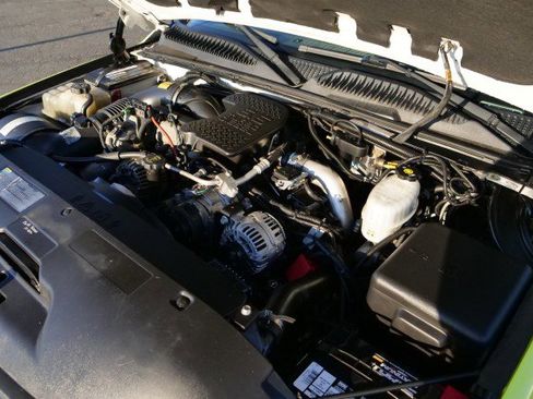 Used 2006 GMC Sierra 3500 SLE w/ Heavy-Duty Power Package image 68