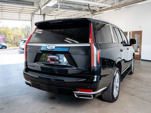 Used 2022 Cadillac Escalade Premium Luxury image 6