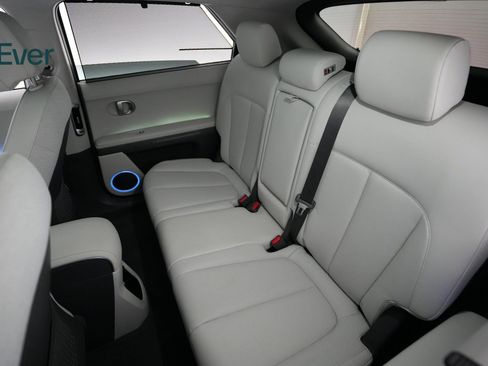 Used 2024 Hyundai Ioniq 5 Limited image 10