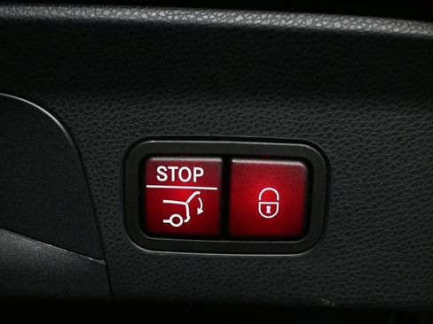 Used 2023 Mercedes-Benz GLC 300 4MATIC Coupe image 31