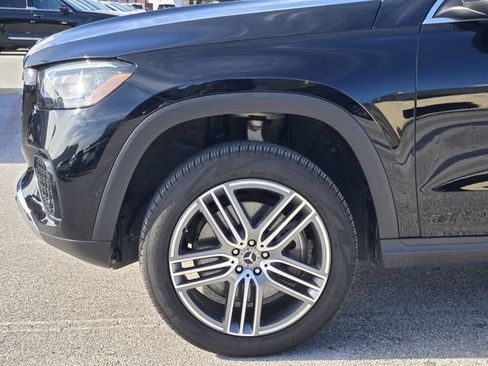 Used 2025 Mercedes-Benz GLS 450 4MATIC image 9