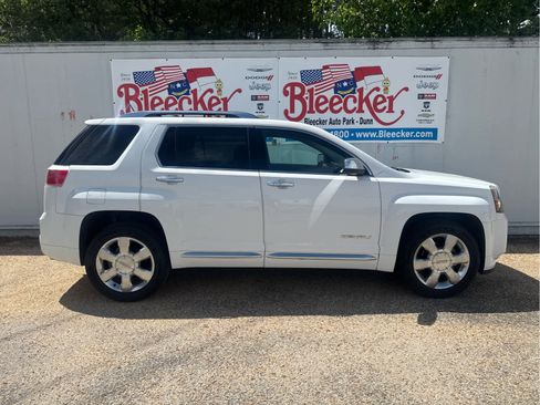 Used 2015 GMC Terrain Denali w/ Cargo Package image 2