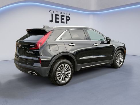 Used 2024 Cadillac XT4 Premium Luxury image 5