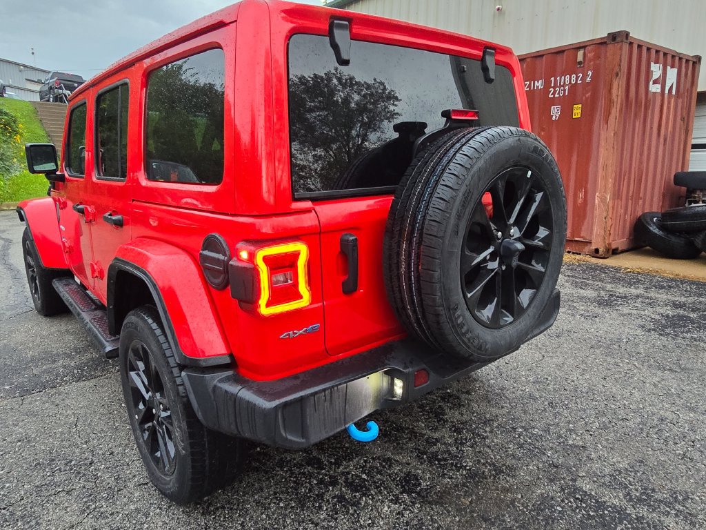 Used 2024 Jeep Wrangler Unlimited Sahara AWD/4WD image 6