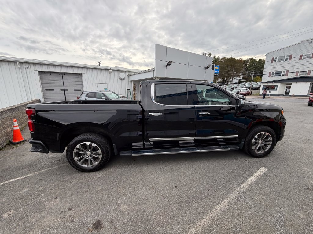 Used 2024 Chevrolet Silverado 1500 High Country w/ Technology Package AWD/4WD image 7