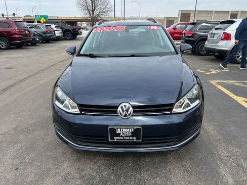 Used 2016 Volkswagen Golf SE FWD image 2