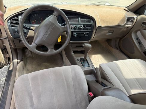 Used 1996 Toyota Camry LE FWD image 13