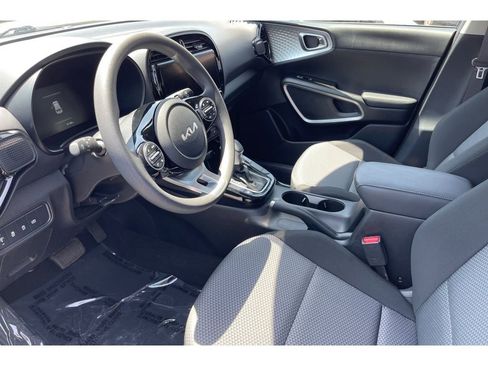 Used 2023 Kia Soul S FWD image 10