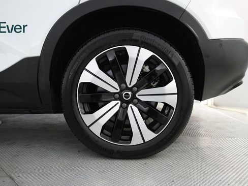 Used 2023 Volvo XC40 Recharge Plus w/ Protection Package Premier image 9
