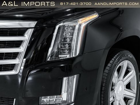 Used 2019 Cadillac Escalade Luxury image 24