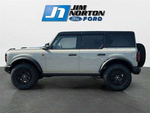 New 2025 Ford Bronco Badlands image 6