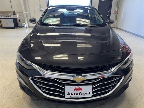 Used 2023 Chevrolet Malibu LT image 2