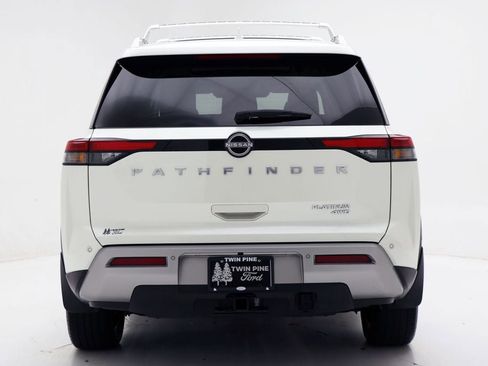 Used 2023 Nissan Pathfinder Platinum image 7