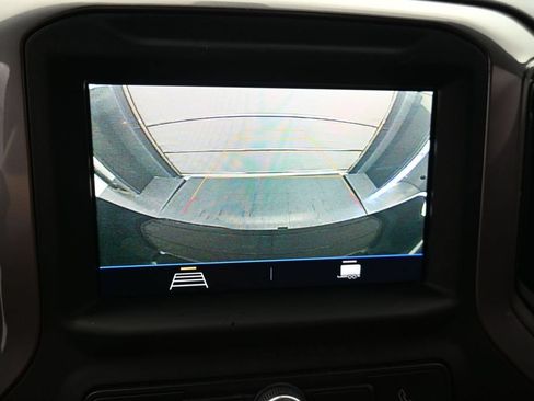 Used 2021 Chevrolet Silverado 1500 Custom AWD/4WD image 18